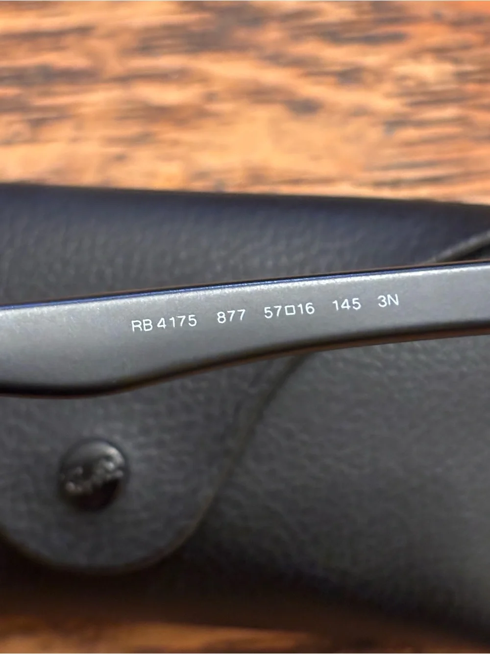 Ray-Ban Clubmaster Oversized with Black case
